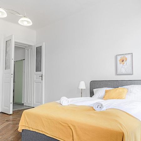 4 Great Apartment Akh - Ideal For Groups Of 19 Виена Екстериор снимка