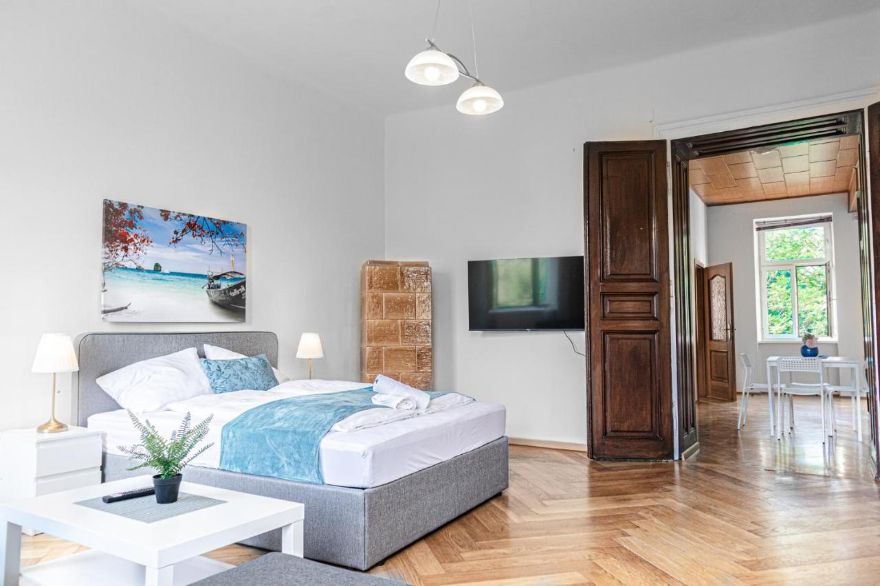 4 Great Apartment Akh - Ideal For Groups Of 19 Виена Екстериор снимка