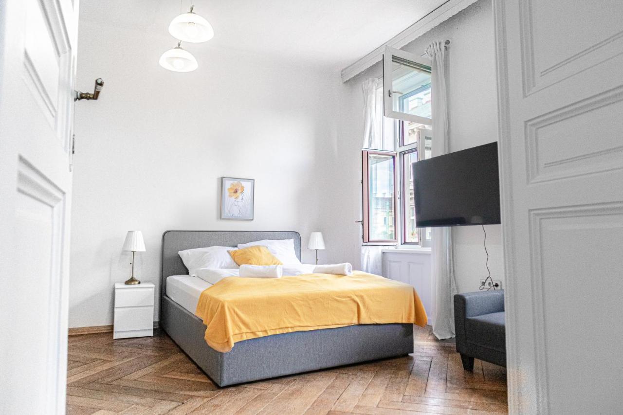 4 Great Apartment Akh - Ideal For Groups Of 19 Виена Екстериор снимка
